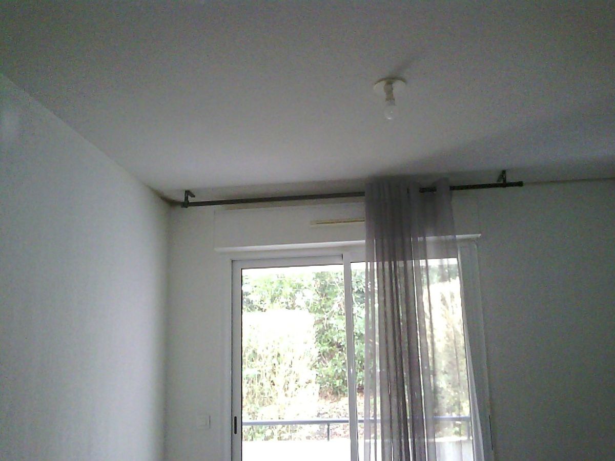 Recherche de fuite humidité – chambre avec baie vitrée
